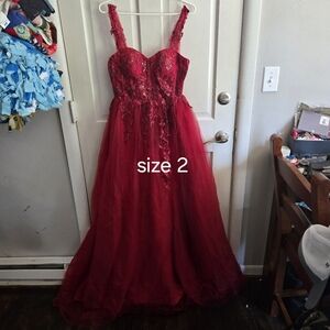 Elegant Red Lace Gowns Size 2